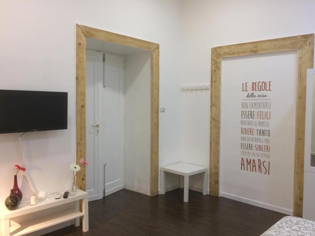 Piazza Carita' Centro Storico Appartement Napels Kamer foto