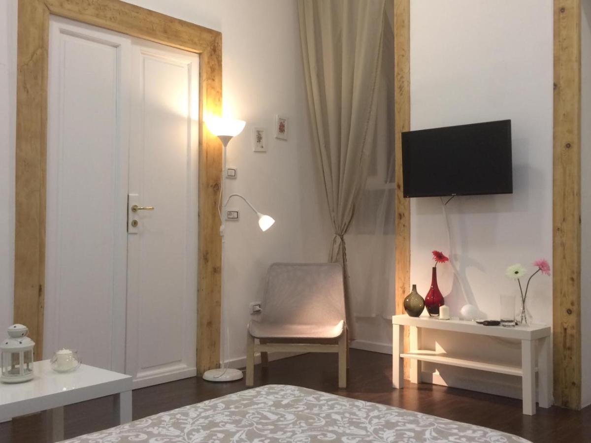 Piazza Carita' Centro Storico Appartement Napels Buitenkant foto