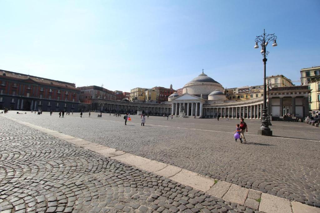 Piazza Carita' Centro Storico Appartement Napels Buitenkant foto