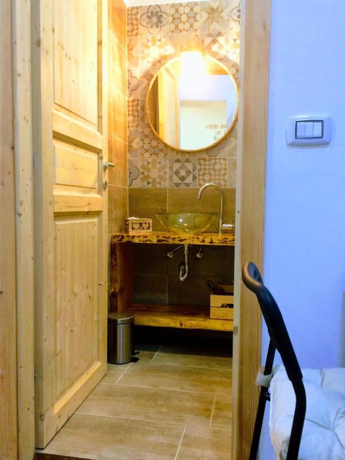 Piazza Carita' Centro Storico Appartement Napels Buitenkant foto