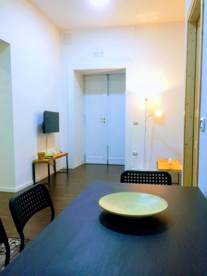 Piazza Carita' Centro Storico Appartement Napels Buitenkant foto
